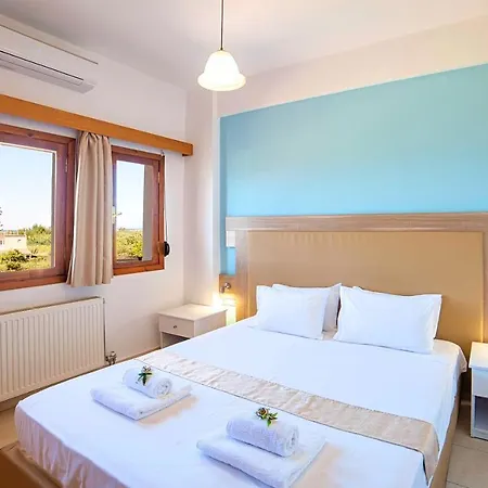 Aparthotel Island Heated Pool 2*