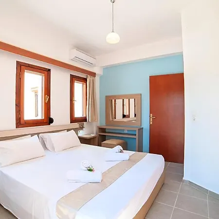 Island Heated Pool Aparthotel 2*